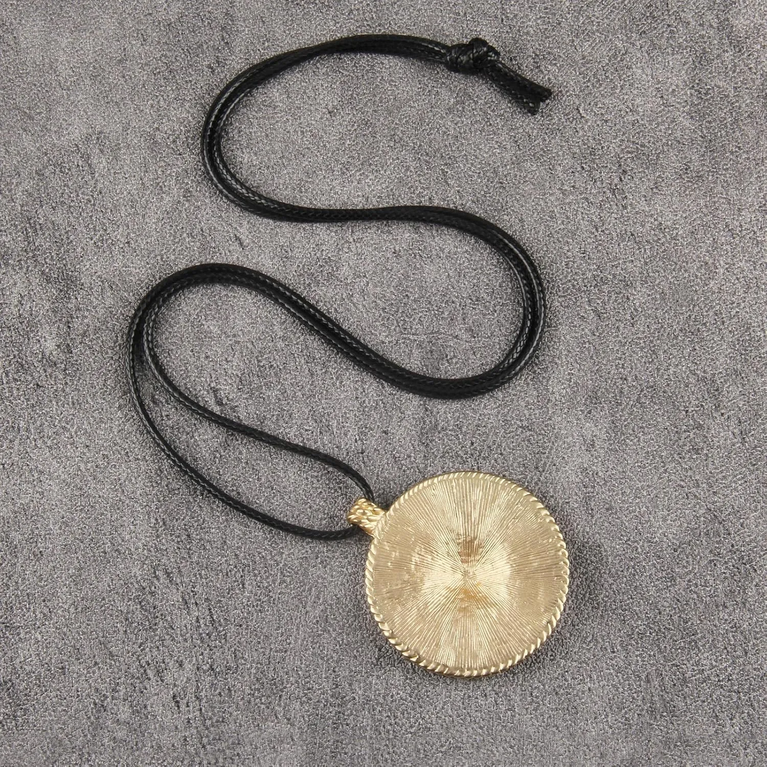 Boho Necklaces for Women Chunky Circle Necklace Layered Boho Circle Leather Choker Necklace Long Vintage Necklaces Bohemian Jewlery Gifts