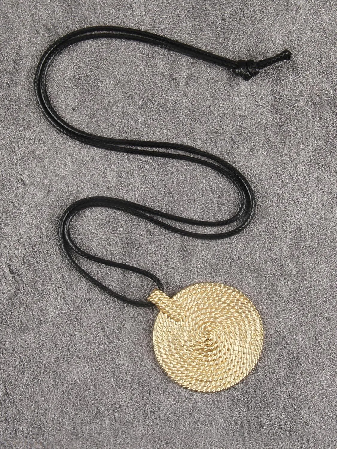 Boho Necklaces for Women Chunky Circle Necklace Layered Boho Circle Leather Choker Necklace Long Vintage Necklaces Bohemian Jewlery Gifts