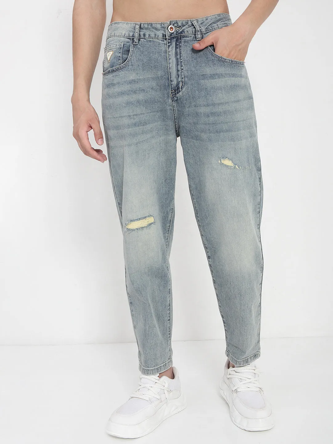 Men Blue Distressed Relaxed Fit Jeans