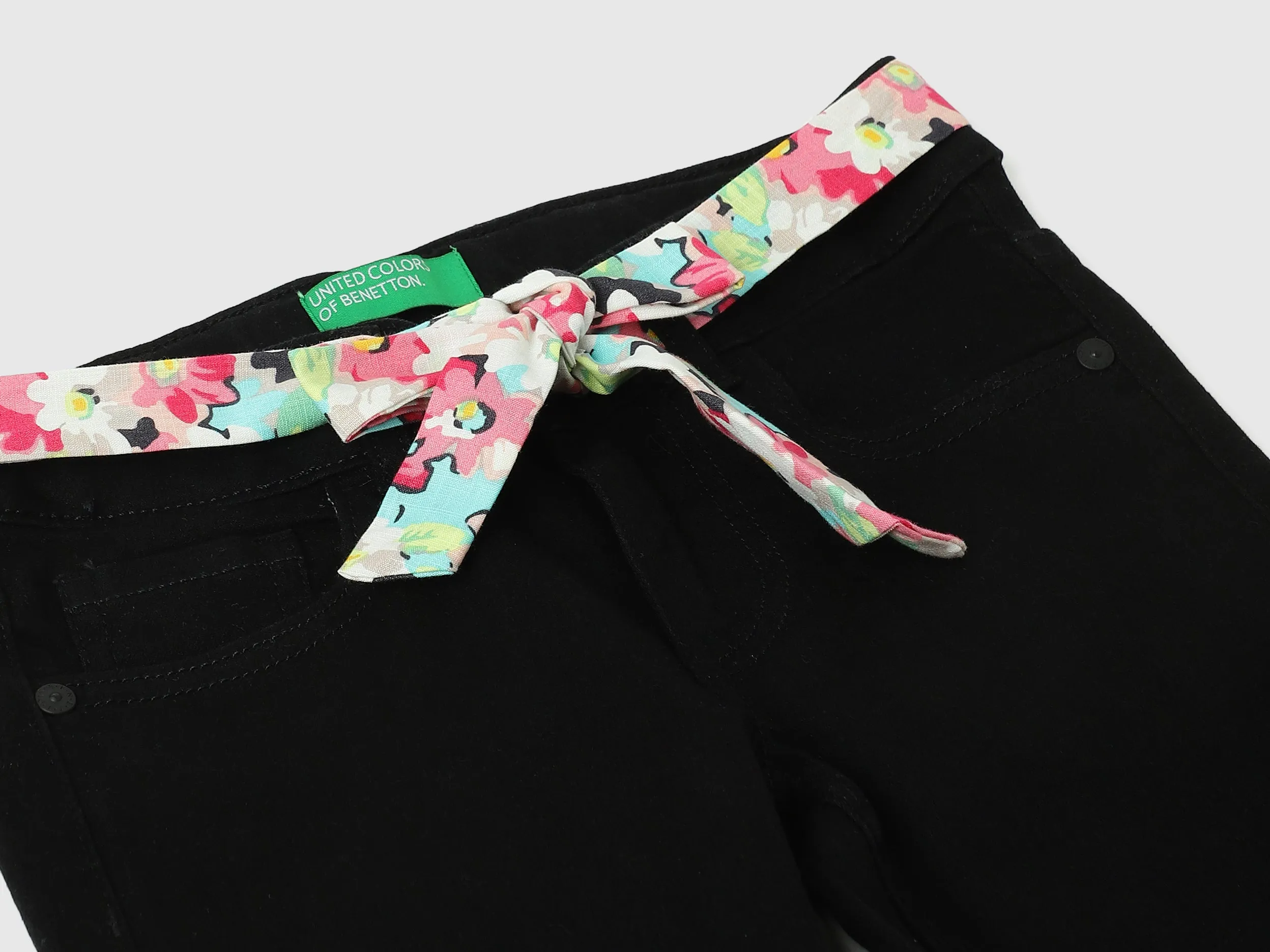 Solid Slim-Fit Trousers With Belt