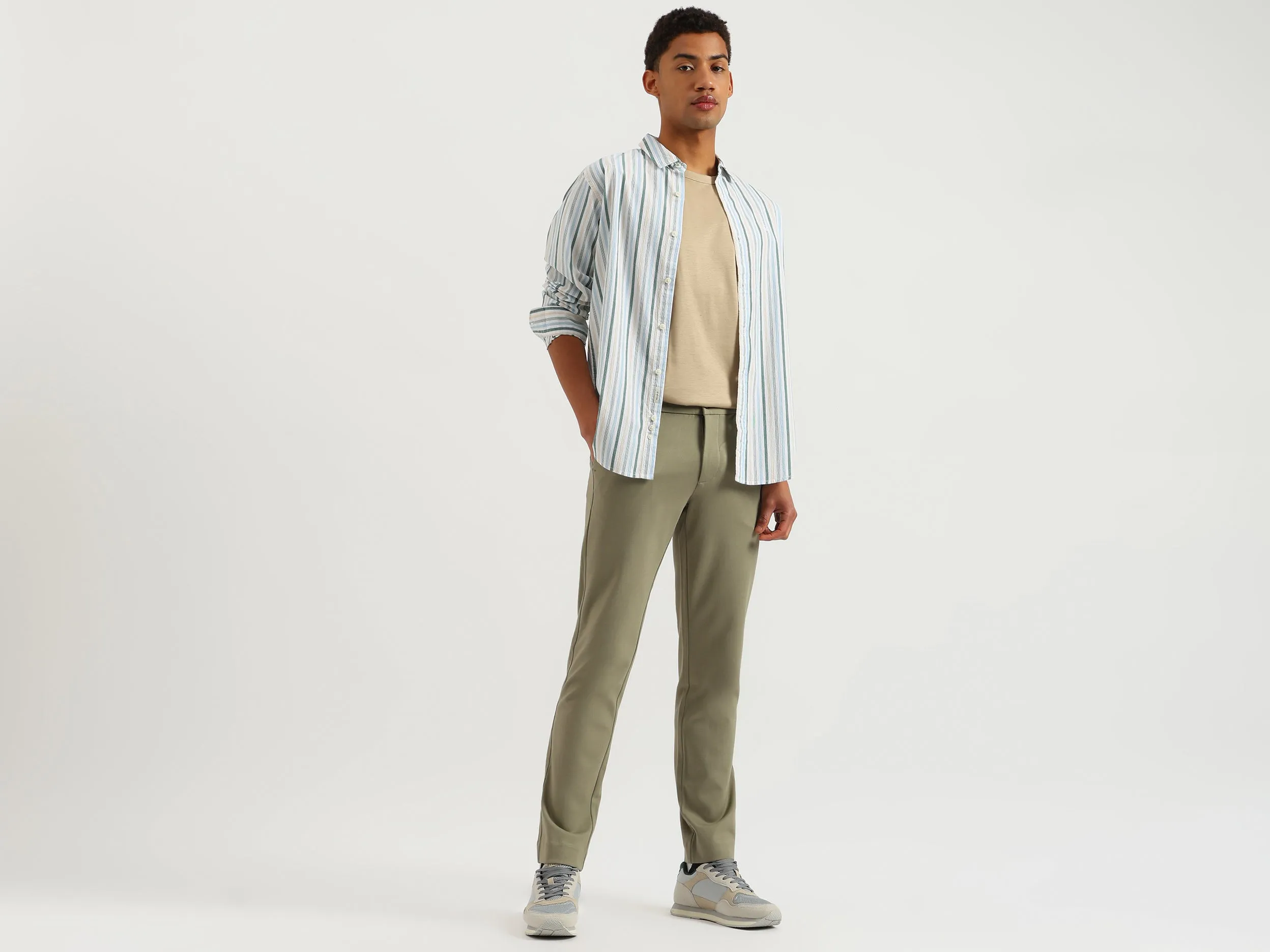 Solid Slim Fit Twill Knit Trousers
